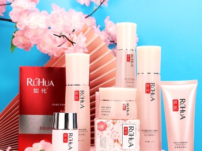 是否還在為產(chǎn)品效果不佳而煩惱？是否因為顧客復(fù)購率低而倍感壓力？ #化妝品OEM  #功效護(hù)膚品   #護(hù)膚品工廠