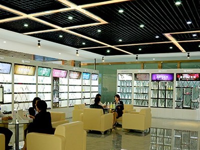 化妝品領(lǐng)域?yàn)槭裁措娚贪l(fā)展快速？