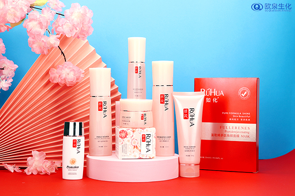 皮膚出油應(yīng)該用什么樣的護(hù)膚品？